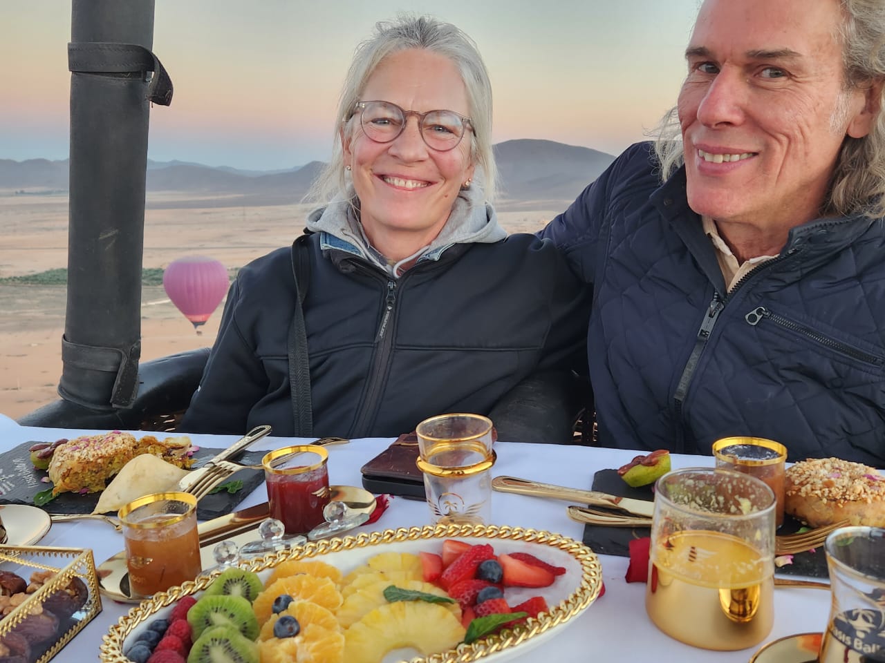 Couple en vol royal au desus du désert de Marrakech (4).