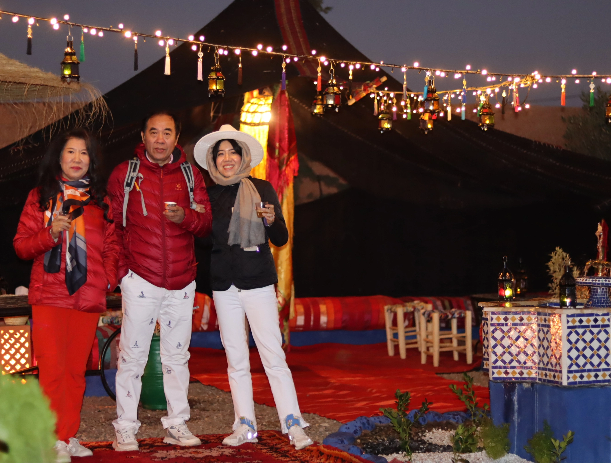 Passengers arrive at Berbere Oasis Balloon House